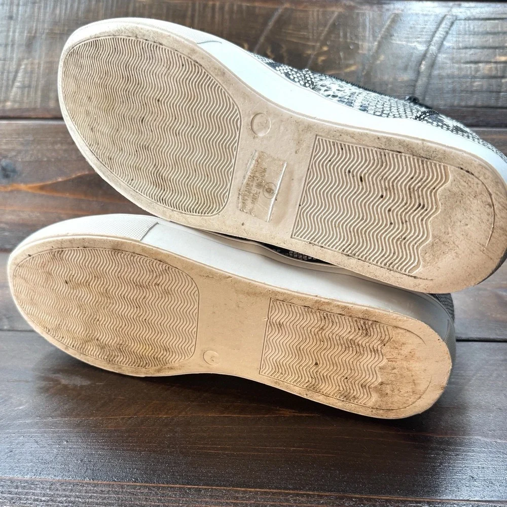 Nature Breeze Snake Print‎  Sneaker Hidden Wedge Booties Women's Size 9